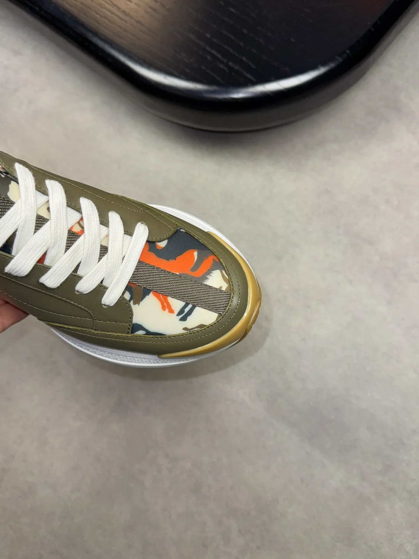 [HERMES] Hermès men's shoes💰560💰 - High-end quality original casual sports shoes - Upper: 🔝Nappa calfskin, high-grade elastic cloth, brand webbing - Lining: elastic cloth, foot pad; water-dyed cowhide - Outsole: ultra-light T men's shoes 💰U foam rubber; two-color molded outsole -Ultra-high quality control and fine workmanship: outstanding (high-end, extravagance, grade) -Size: 39-44 (38, 45, can be customized)